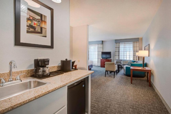 Courtyard by Marriott Raleigh Crabtree Valley image 24